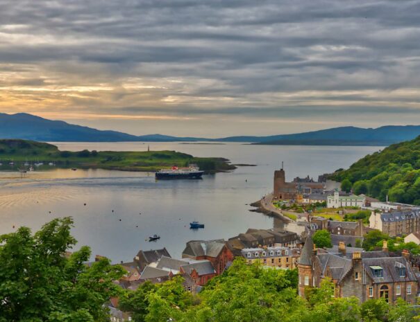 Visit the bustling harbour town of Oban before we set sail for the Isle Mull & Iona on our private luxury tour.