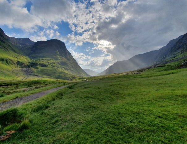 The Iconic pass of Glencoe with the 3 Sisters is just one of the familiar sights you might see on a guided tour with ASB Chauffeur Drive Scotland.
